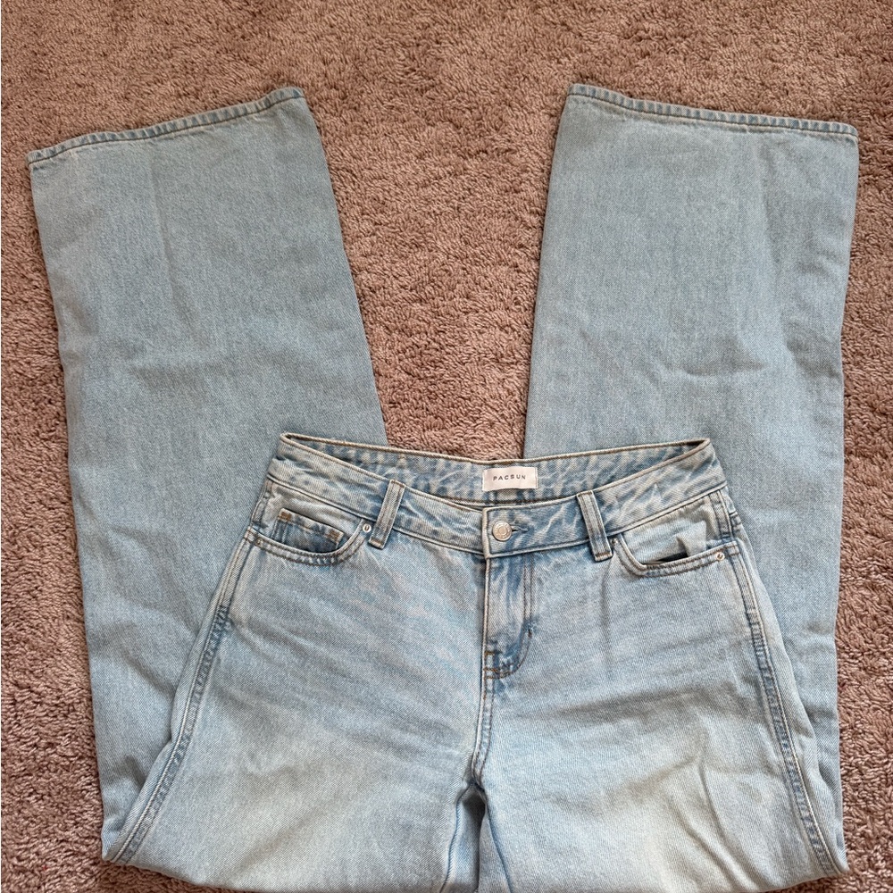 Light wash low rise baggy jeans